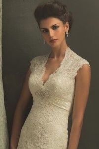 queen anne collar wedding dress