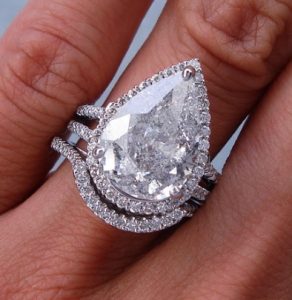 pear shaped diamond wedding ring set