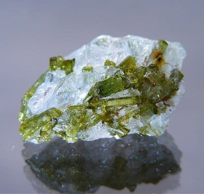 tourmaline verdelite on quartz