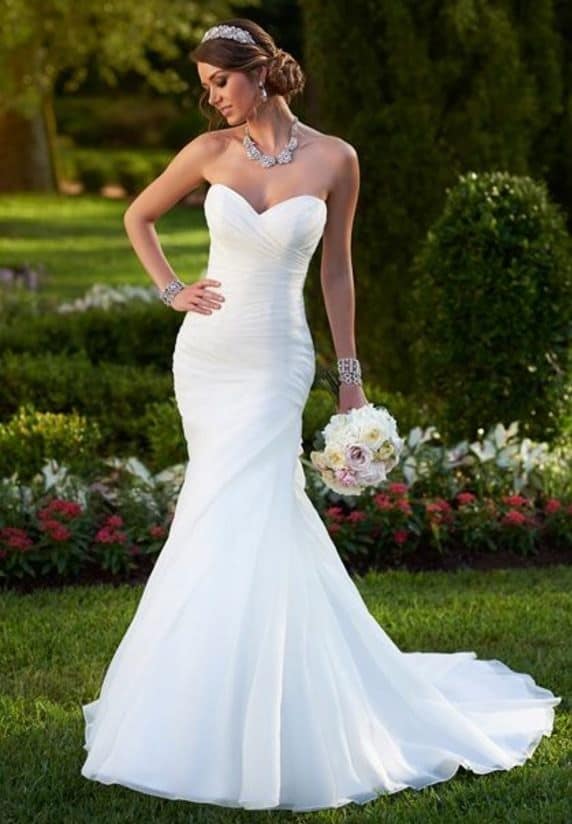 buying a wedding dress online cons