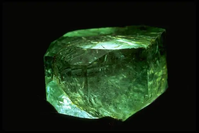 Jade vs Emerald: Which Green Gemstone Is the One for You? - Love You