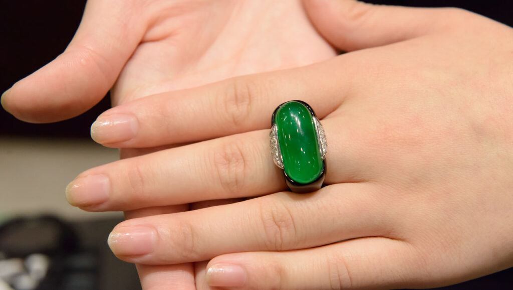 jade ring green stones