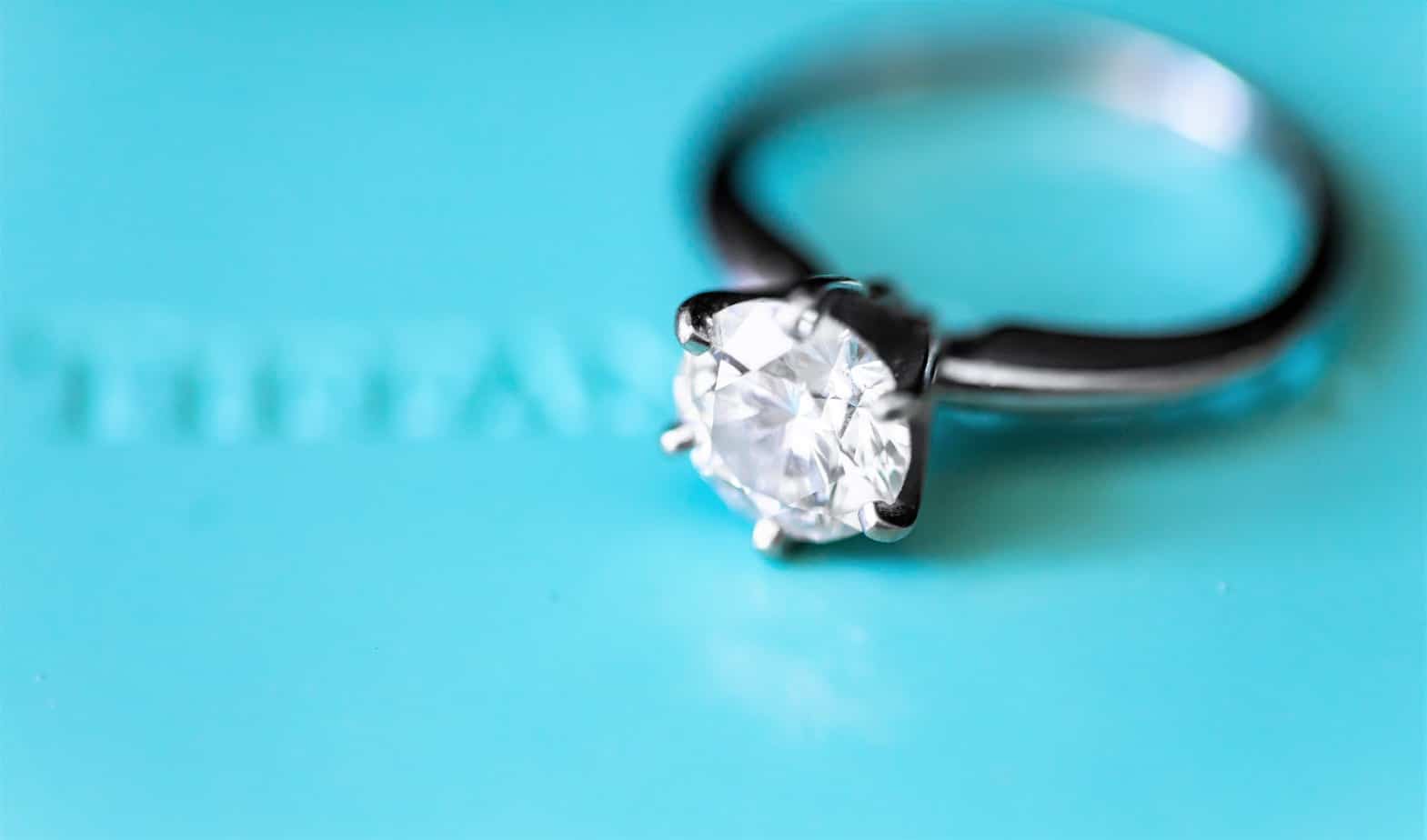 moissanite vs diamond