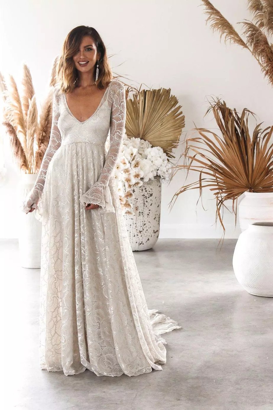 Lace Bridal Gowns Long Sleeves Boho Beach Empire Wedding Dresses Z2028 - China Wedding Dresses and Lace Bridal Gowns price | Made-in-China.com