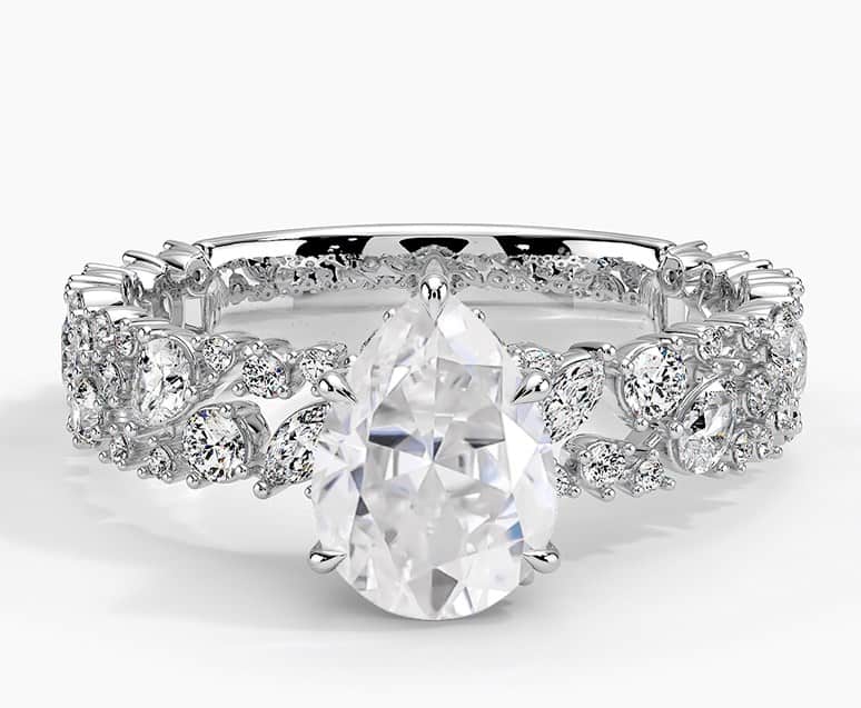 Moissanite Glacé Lab Diamond Ring